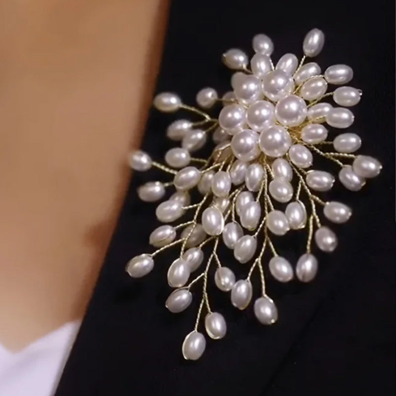 🎁2025 NEW! 🔥Women's High-end Exquisite Handmade Pearl Brooch